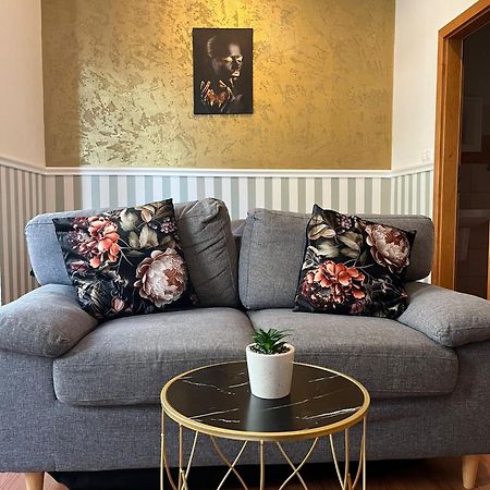 De Luxe 4 May Plaza Bratysława Zewnętrze zdjęcie