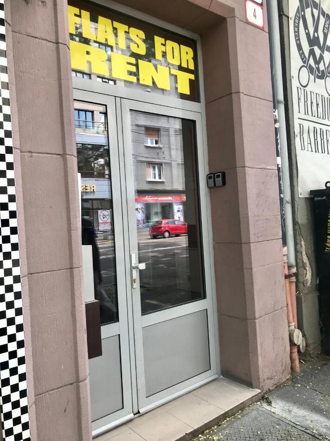De Luxe 4 May Plaza Bratysława Zewnętrze zdjęcie