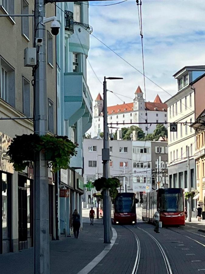 De Luxe 4 May Plaza Bratysława Zewnętrze zdjęcie